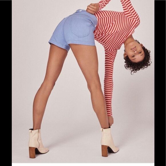 RAG & BONE
RBW18 Short
Color: Powder Blue - Picture 8 of 13